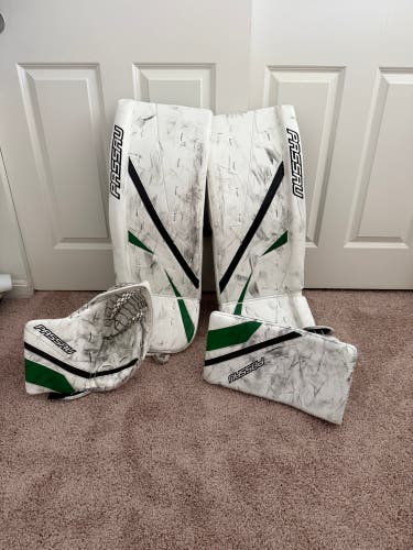 Passau Goalie Set – Pads, Glove & Blocker