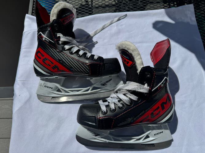 2024 CCM JetSpeed FT6 Pro Hockey Skates Regular Width 13.5 (Used)