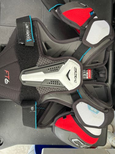 Men's Medium Junior CCM JETSPEED FT6 Shoulder Pads (Used)