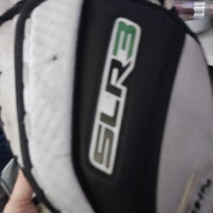 Vaughn SLR3 Regular Goalie Glove (Used)