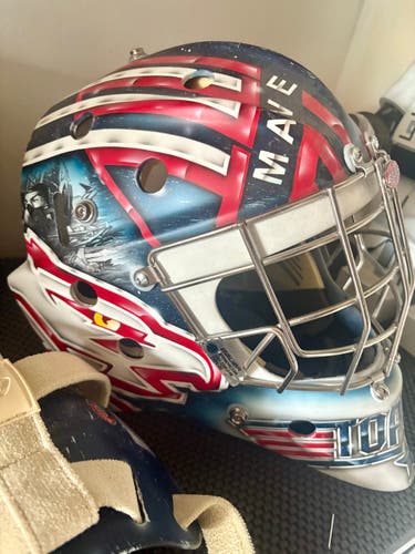 Painted top gun Bauer 960 Goalie Mask