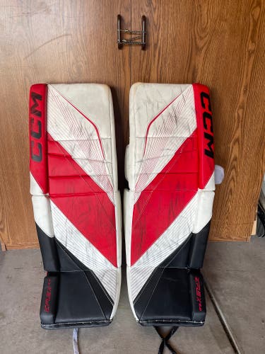 34" 2024 CCM Eflex 6.9 Goalie Leg Pads (Used)