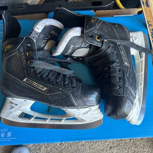 Bauer Supreme 170 Hockey Skates Regular Width Size 4 (Used)