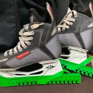 CCM Hockey Skates Size 5 (Used)