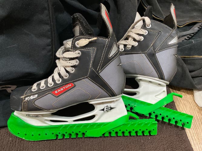 CCM Hockey Skates Size 5 (Used)