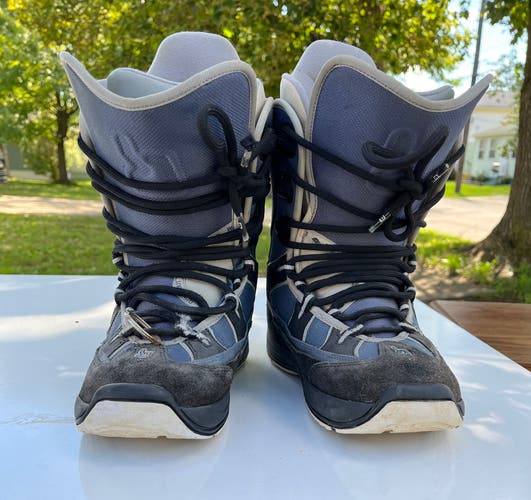 Women's Size M 6.0 (W 7.0) Burton Freestyle Snowboard Boots Freestyle (Used)