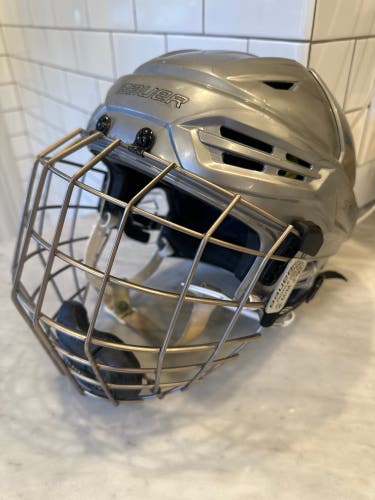 Bauer Re-Akt 95 Helmet youth Medium with cage