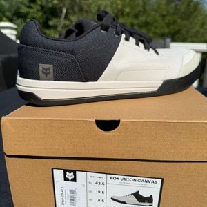 Men's Size 9.5  Bike Shoes  (Used)