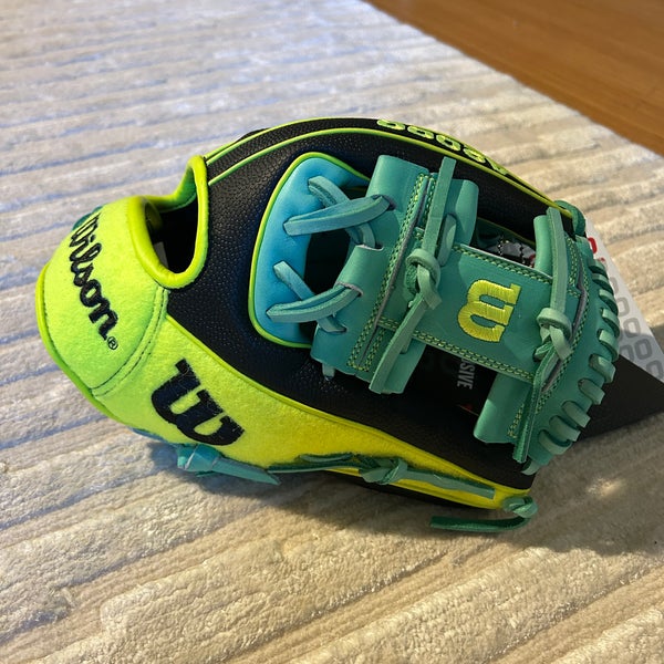 Wilson.com Excl. Brand New 2025 Wilson A2000 'Tennis' 1786SS Baseball Glove (WBW104177115)