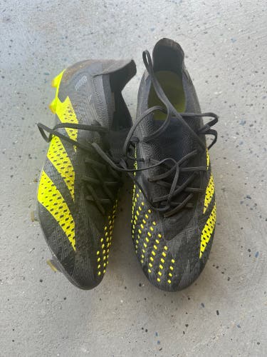 Black Unisex Size M 9.5 (W 10.5) Adidas Predator Accuracy Molded Cleats Cleats (Used)