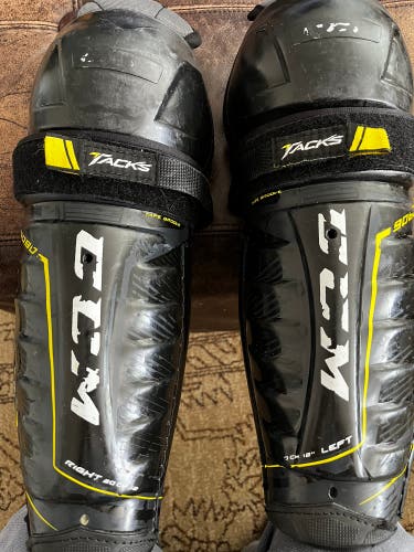 Junior CCM 12" Tacks 9080  (Used)