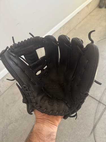 Wilson A2000 RH Infield Baseball Glove 11.5" (Used)