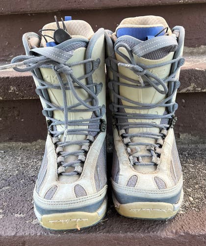 Size M 7.0 (W 8.0) K2 Raider Snowboard Boots (Used)