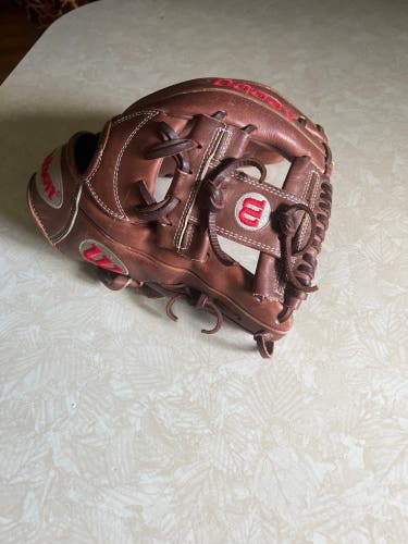 Wilson A2000 RH Infield Baseball Glove 11.75" (Used)