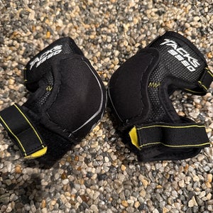 Youth Small CCM Tacks 9550 Elbow Pads (Used)