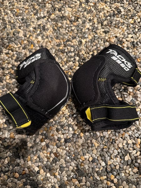 Youth Small CCM Tacks 9550 Elbow Pads (Used)