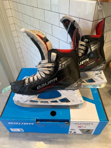 Bauer Vapor X4 Hockey Skates 7.5 (Used)