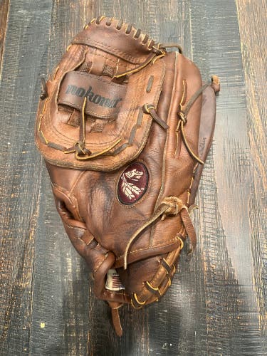 Nokona Slowpitch Softball Glove 14"