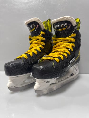 Used Bauer Supreme Ignite Pro+ Size 4D Skates