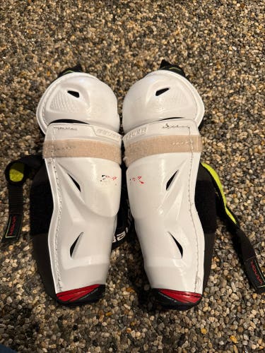 Junior Bauer Vapor 2x 11" Shin Pads (Used)