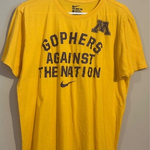 Nike University of Minnesota T-Shirt - (Men's Large)