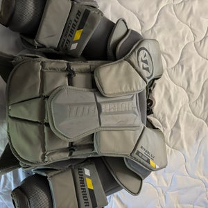 Medium Warrior Ritual G2 PRO Goalie Chest Protector (Used)