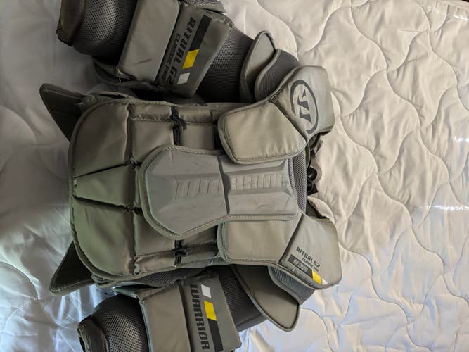 Medium Warrior Ritual G2 PRO Goalie Chest Protector (Used)