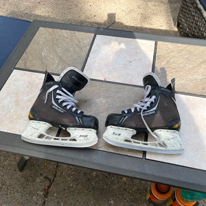 Bauer Supreme One.4 Hockey Skates Regular Width Size 5 (Used)
