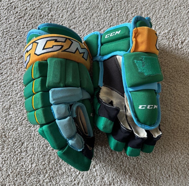 CCM Gloves 15" Pro Stock HG4PC Washington
