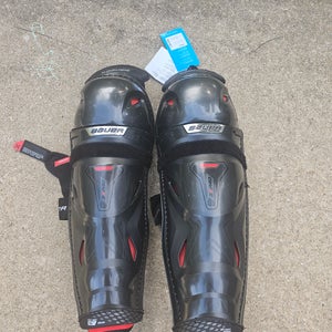 Intermediate Bauer Vapor 3X Pro 14" Shin Pads (New)