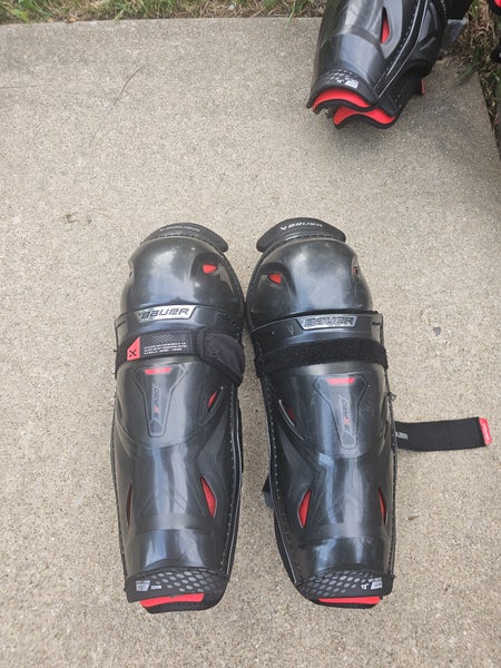 Intermediate Bauer Vapor 3X Pro 13" Shin Pads (Used)