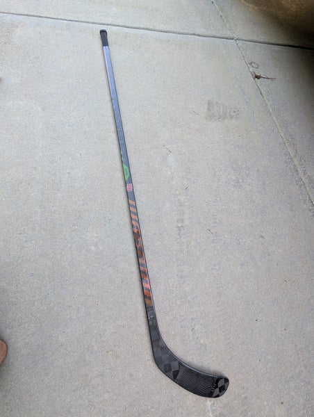 Senior Warrior Covert QR6 pro Right Handed Hockey Stick W28 Pro Stock (Used)