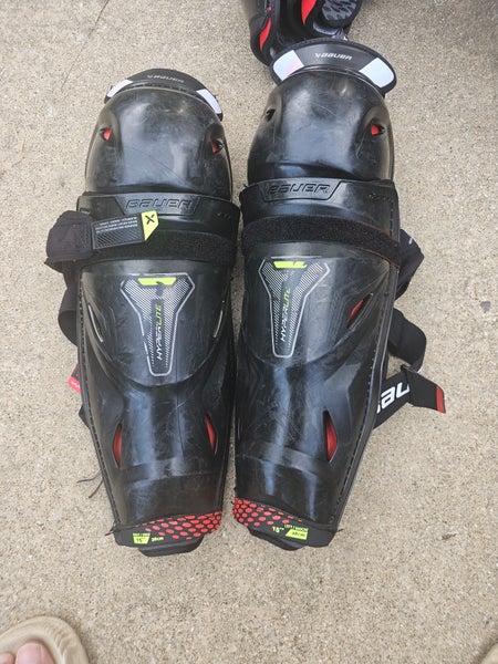 Senior Bauer Vapor Hyperlite 15" Shin Pads (Used)