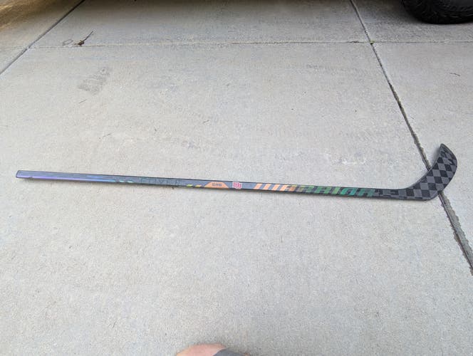 Senior Warrior Covert QR6 pro Right Handed Hockey Stick W28 Pro Stock (Used)