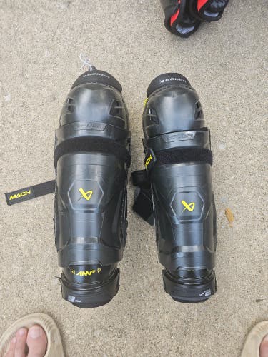 Junior Bauer Mach 12" Shin Pads (Used)