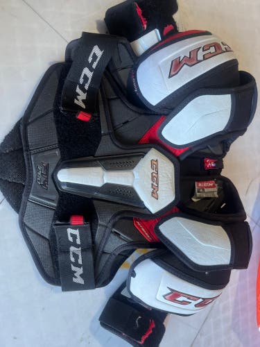 Men's Large Junior CCM JetSpeed FT4 Pro Shoulder Pads (Used)
