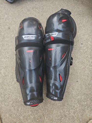 Senior Bauer Vapor 3X Pro 16" Shin Pads (Used)