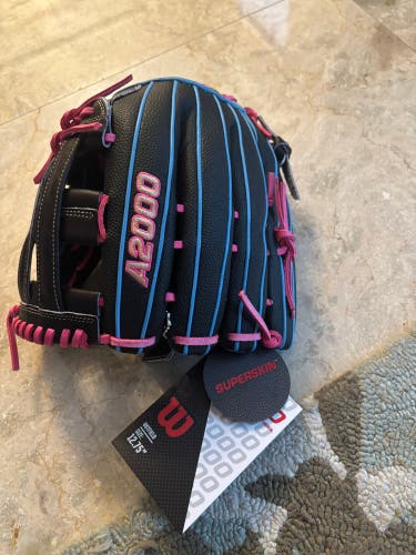 2025 Wilson A2000 RH Baseball Glove 12.75" (New)