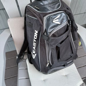 Black Kids Unisex Large/Extra Large Easton Backpack (Used)