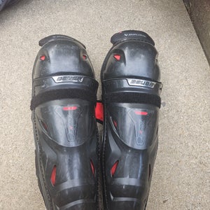 Intermediate Bauer Vapor 3X Pro 14" Shin Pads (Used)