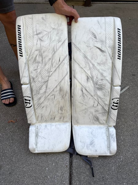 32" 2024 Warrior Ritual G7 Pro Goalie Leg Pads (Used)