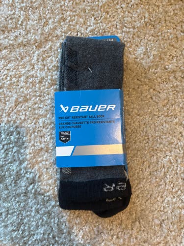 Gray Cut Resistant Medium Adult Bauer Skate Socks (New)