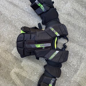 Large/Extra Large 2024 Warrior RITUAL X4 E Goalie Chest Protector (Used)
