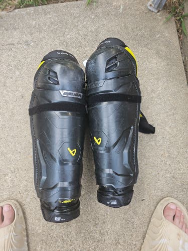 Senior Bauer Supreme Mach 17" Shin Pads (Used)