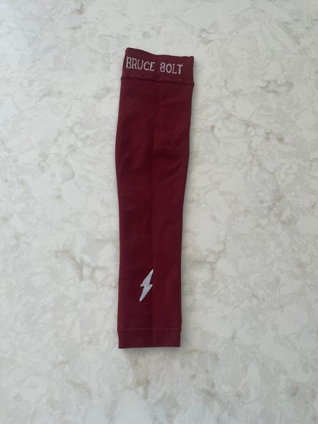 Maroon Bruce bolt compression arm sleeve.