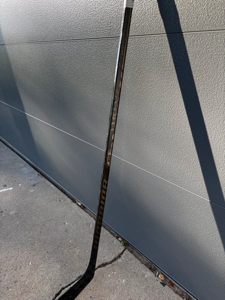 Junior Warrior Super Novium Right Handed Hockey Stick W28M (Used)