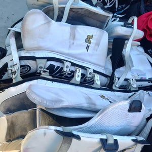 33" Vaughn Velocity V6 Goalie Leg Pads (Used)
