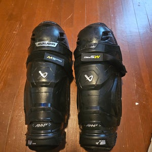 Intermediate Bauer Supreme M5 Pro 13" Shin Pads (Used)