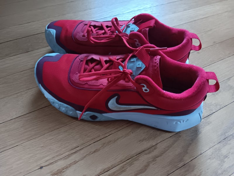 Red Men's Size M 11.5 (W 12.5) Nike Low Top Turf Cleats (Used)