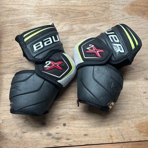 Youth Medium Bauer Vapor 2x Elbow Pads (Used)